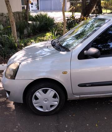 RENAULT CLIO 1.0 16V FLEX 2P MANUAL RENAULT CLIO 1.0 16V FLEX 2P MANUAL